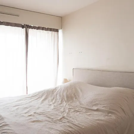 Lovely Spacious Cocoon With Balcony Appartamento Parigi